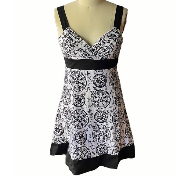 SPEECHLESS Black White Cotton Summer Halter Dress Sundress ~ Women's Juniors 11 - Picture 1 of 3